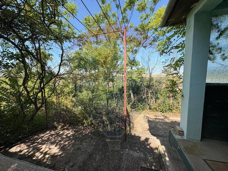 Teren intravilan 589 mp si cabana din caramida in Cuvin - 6