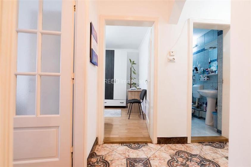 RECO Apartament 3 camere, Decomandat, zona Nufarul, etaj 8din 9, 2 balcoane inch - 18