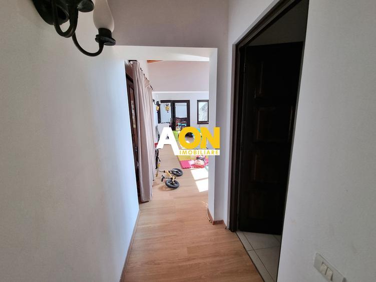 Casa de vanzare 5 camere, 980 teren, zona Piata Cetate