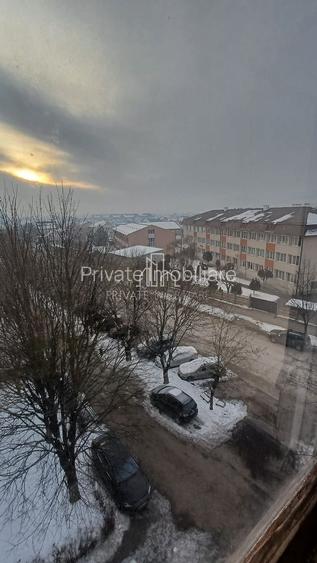 Apartament 3 camere, hol patrat, 2 balcoane,etaj intermediar, Unirii - 14