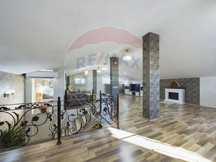 Casă / Vilă 5 camere + Mansarda Foarte Spatioasa - 18