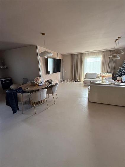 Casa deosebita cu 3 camere 7,5 ari - 2