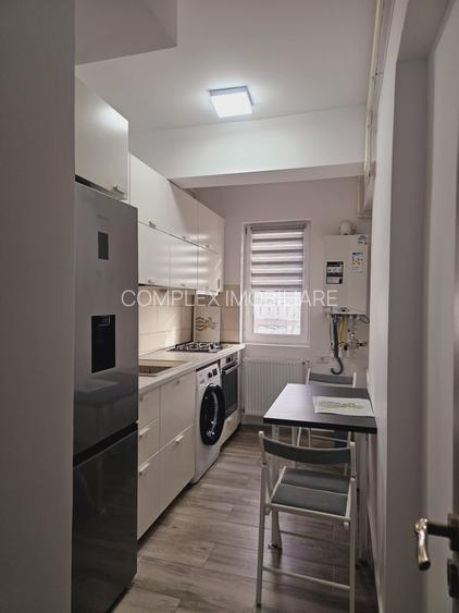 1 Decembrie 1918 | etajul 1 din 3 in bl. boutique | centrala proprie | totul nou - 17