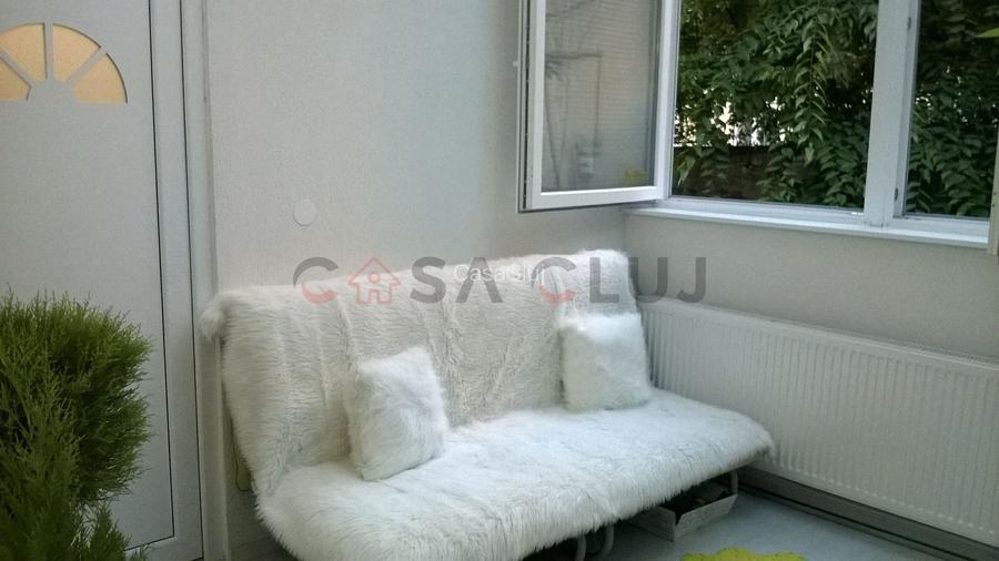 3 Camere curte si loc de parcare, langa Primarie - 2