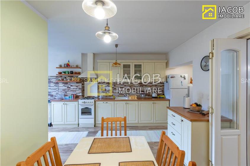 Casa, anexe, 3762 mp teren, 25000 mp padure, Comanesti, jud. Bacau - 26