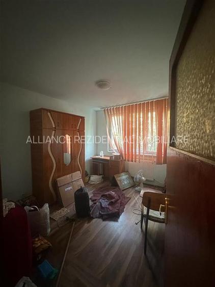 Apartament 4 camere - Sector 4 - 12