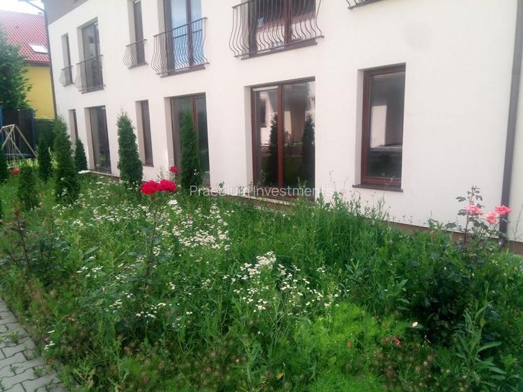 Triplex 5 camere in Europa, 119 mp utili, teren 220 mp - 3