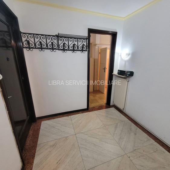 Universitate, Intercontinental, Blocul Roșu - 10