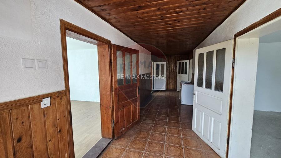 Casă  cu 3 camere, teren intravilan de 1300mp în Ipotești Tișăuți, SV - 9