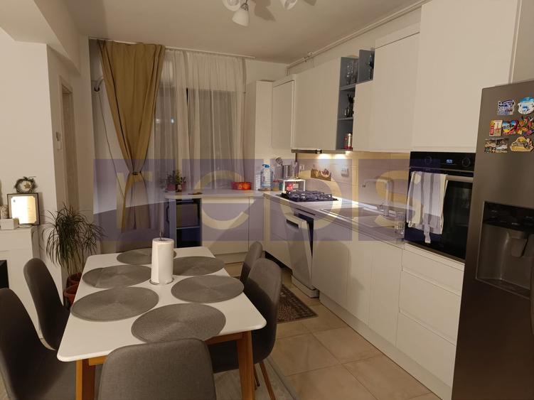 VANZARE 4 CAMERE -CARTIERUL LATIN   - 2x loc parcare - 12