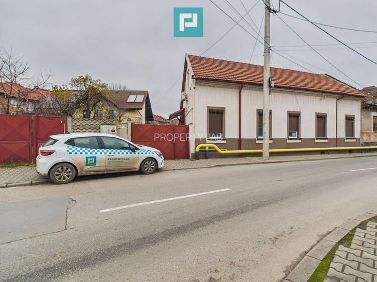 Două case, curte mare, lângă Castelul Corvinilor - 45