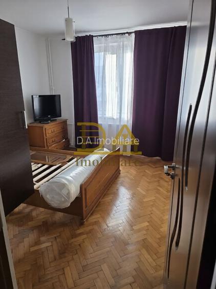 0% Comision, Apartament 2 camere, et 3/4,  Zona Pajura - 4