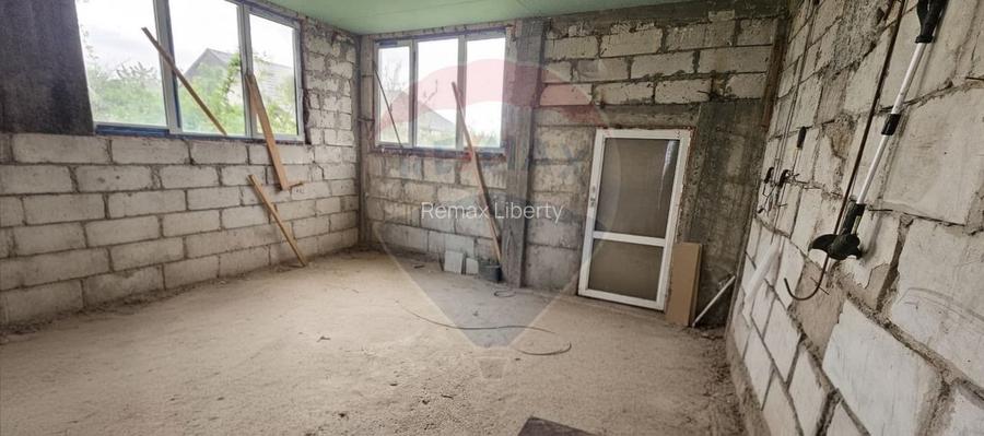 Casă si teren de vânzare in Crevedia - 7