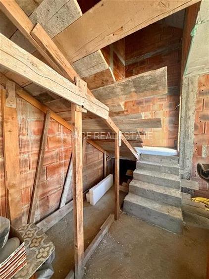 Casa individuala cu garaj si subsol 5 camere Vorovesti - 12