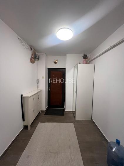Titan, metrou 1 Decembrie,  61mp, 1/10, 1989, renovat, mobilat modern, AC - 16