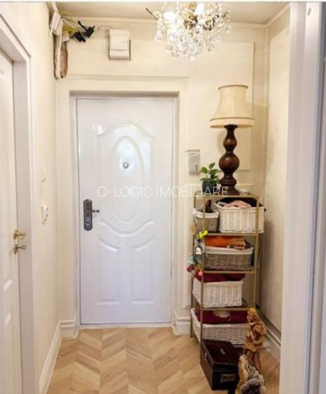 Garsoniera libera la vanzare, recent renovata zona Piata Astra - 9