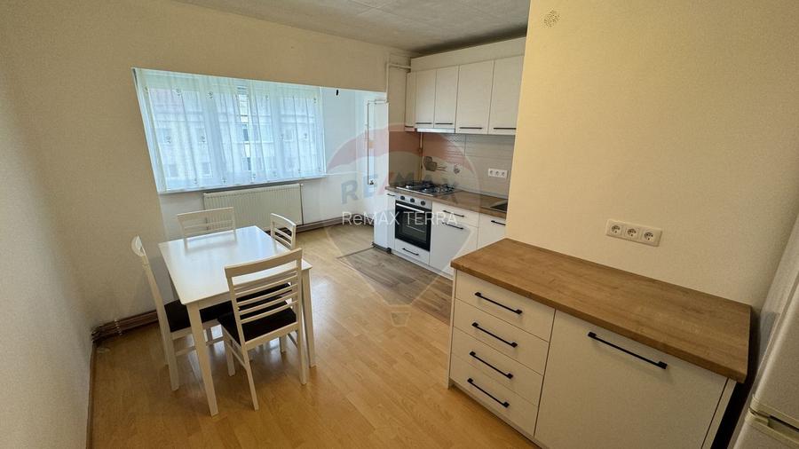 DE INCHIRIAT: Apartament cu 2 camere zona Hotel Europa - 4