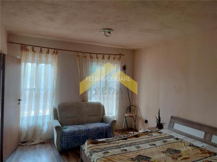 Casa la gri de vanzare in localitatea Fantanele - 4