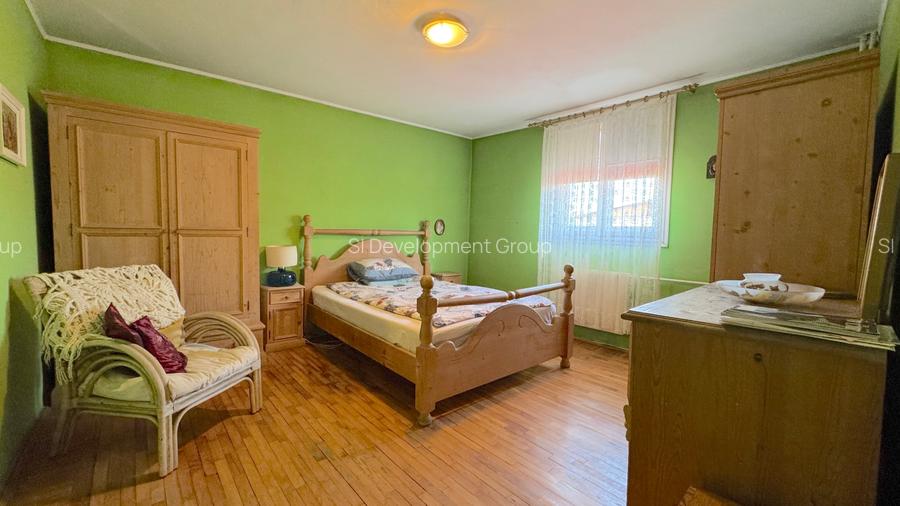 Casa Individuala - 10 Camere - Teren 990 MP - 288 MP utili - Gradina & Anexe - 19