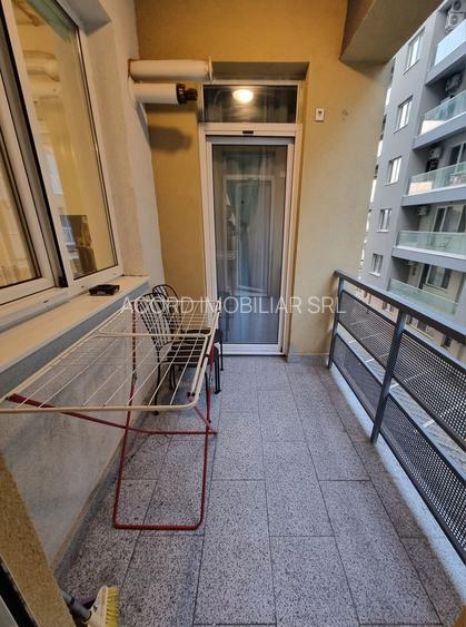 La 2 minute de mare, doua camere decomandate. - 14