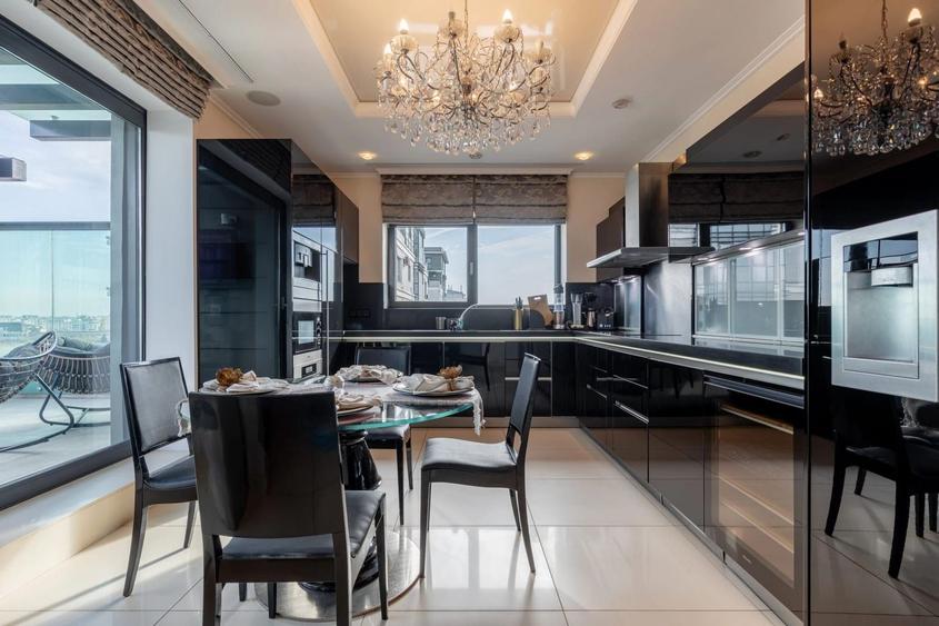 Penthouse duplex exclusivist - 200 mp de terase spectaculoase