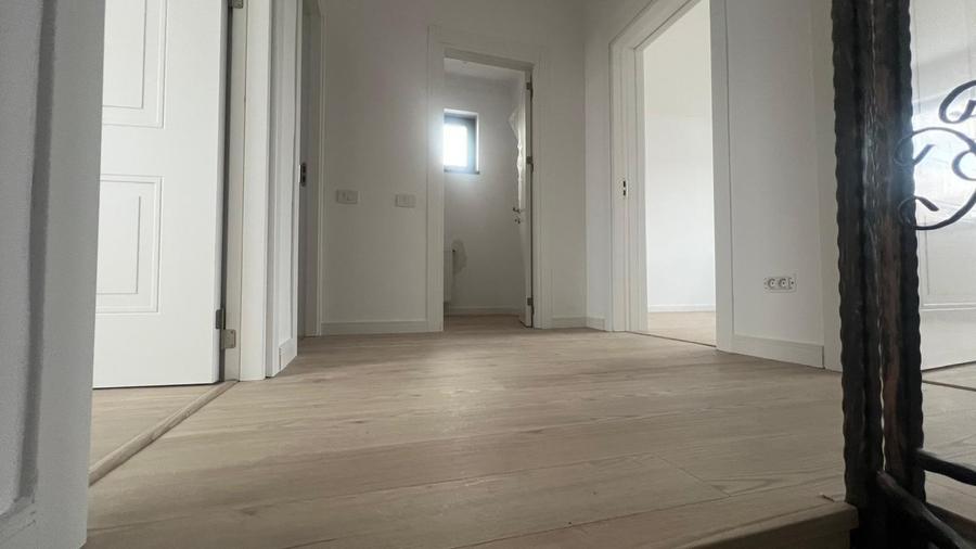 Duplex premium de vânzare – stradă privată, ideal pentru familie