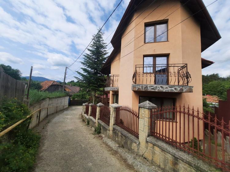 Casa de vanzare,340 mp,7 camere, Alexandru cel Bun Neamt (Bistrita), Cod 158919