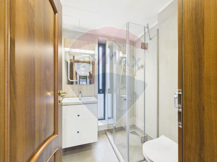 Apartament cu 3 camere ultrafinisat de inchiriat - Zona Decebal