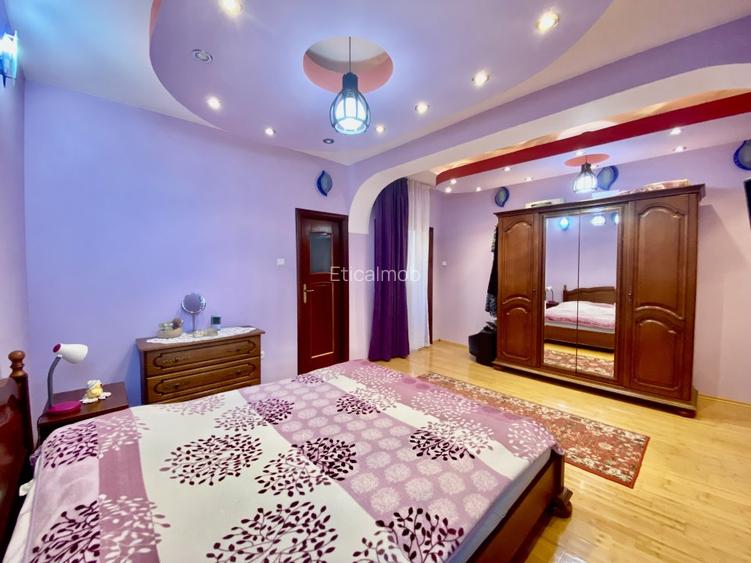 Urgent/Vânzare Casa/Vila, 4+ camere, teren 346 mp,  Targoviste, zona Micro 4 - 23