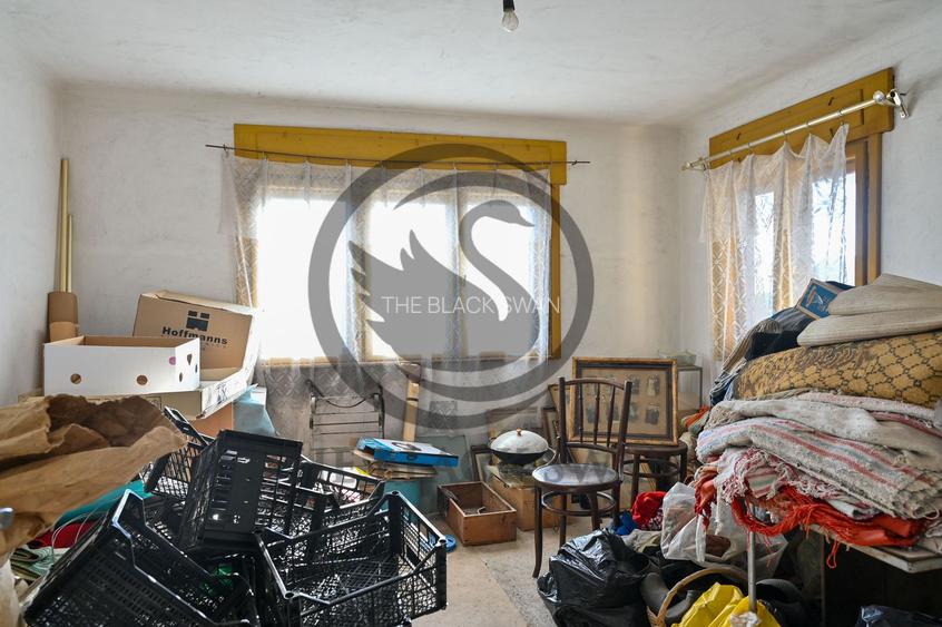 Casa cu 6 camere de vanzare | Zona Ultracentrala, Baicoi | Comision 0% - 16