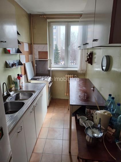 APARATORII PATRIEI  VANZARE 3 CAMERE  APARTAMENT - 4