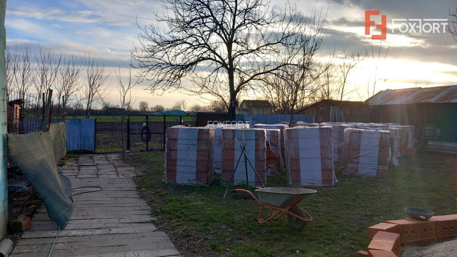 Casa individuala + hala de vanzare in Grabat  - 9