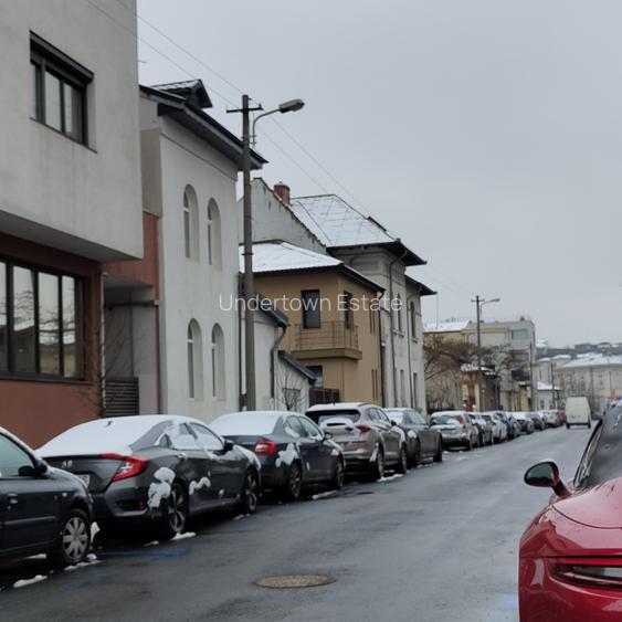 Imobil Central 355 mp | D+P+1+M | Consolidat & Renovant | 9 Camere - 2