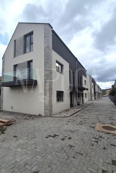 Casa 4 camere de vanzare in Terra, Floresti
