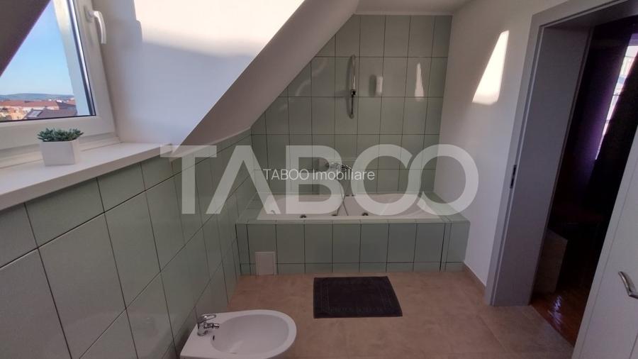 Casa de inchiriat cu 4 nivele avand etajele in regim hotelier Strand - 23