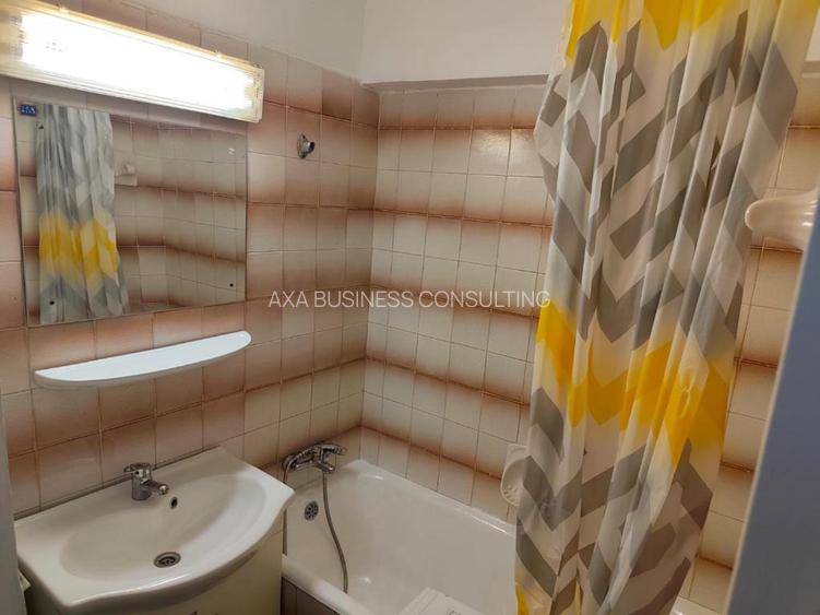 Piata Unirii,Inchiriere 3 camre ,la 500 de metri de metrou, etaj 1 - 3