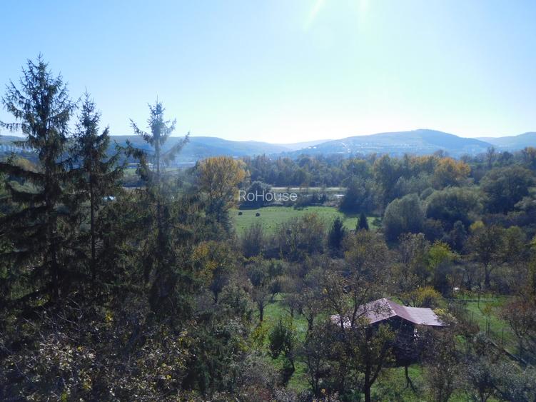 casa spatioasa cu o panorama excelenta - 15