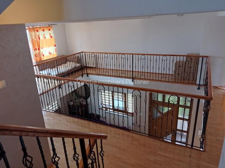 casa / vila Craiovei , RENOVATA /mobilata/utilata ,finisaje superioare - 31