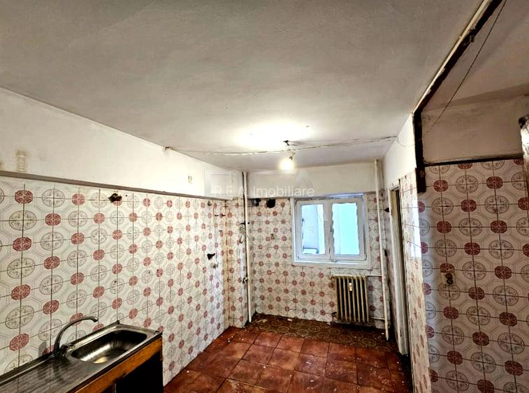 4 camere Piata Romana decomandat, et. 3, an 1980, metrou, 97 mp - 5