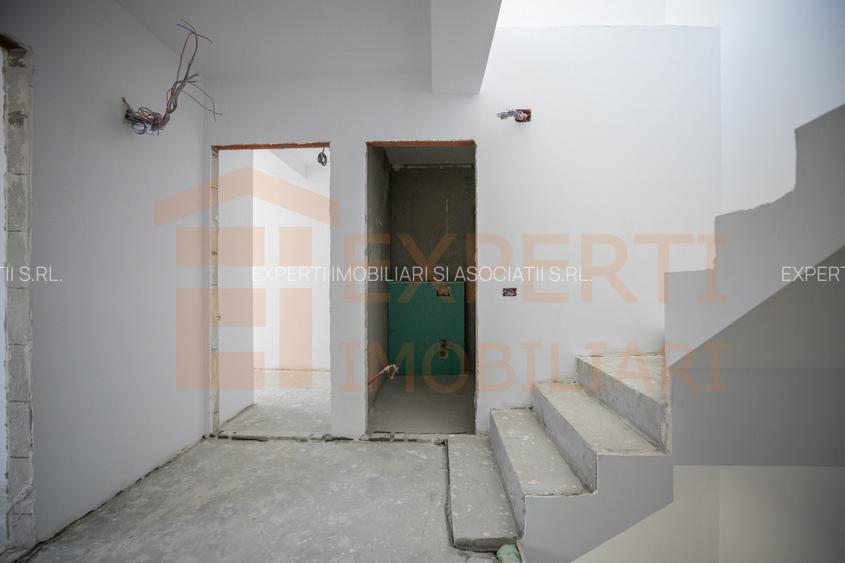 Vila situata in Palazu Mare zona Elvila  - 15