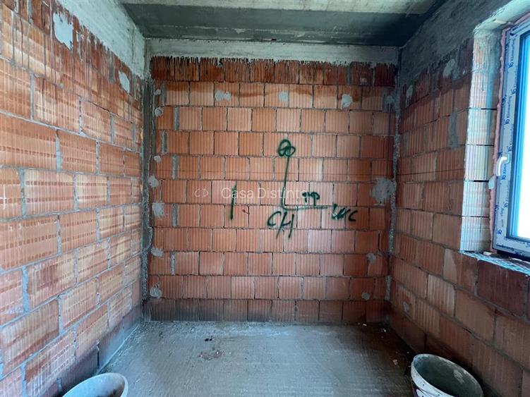 Casa in zona parcului Regina Maria cu 4 camere - 8