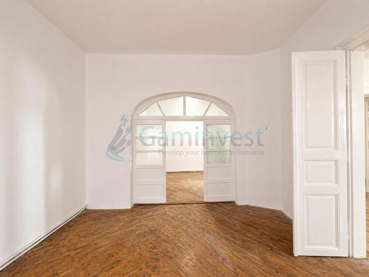 Apartament cu 3 camere de vanzare, Oradea, zona ultracentrala, aproape de teatru - 3