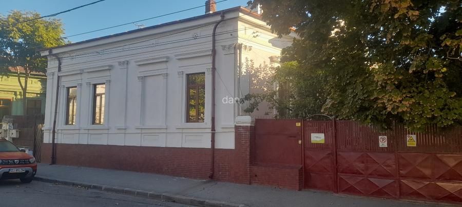 Casa deosebita zona centrala si linistita  - 8