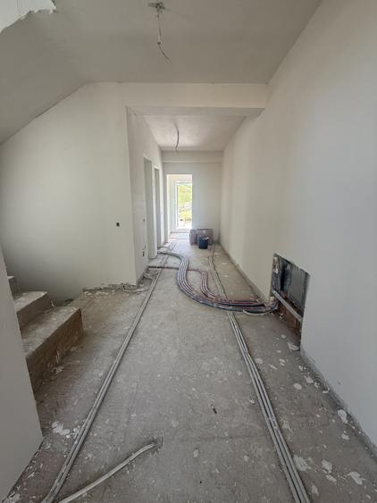 Casa duplex - 170 mp utili - 4 camere - 550 mp teren - zona Tautiului, Floresti!