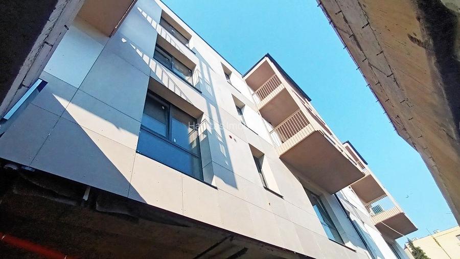 Bloc nou, S+P+5E, cu 19 apartamente, cu 1,2 si 3 camere,  zona Central - 18