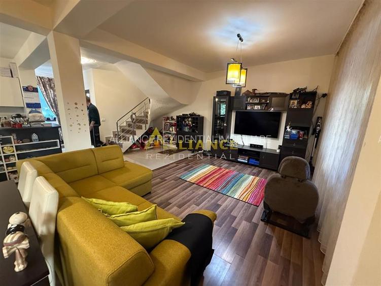 Casa tip duplex - 4 camere - 2 bai - 200mp teren - 23