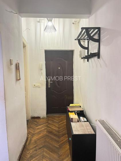 VANZARE 2 CAM ACADEMIEI- UNIVERSITATE - 9