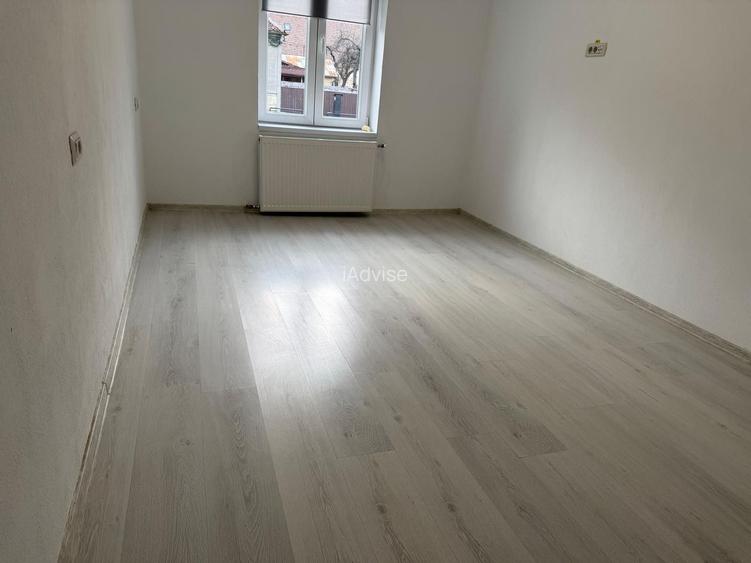 Spatiu Comercial de Inchiriat - 7