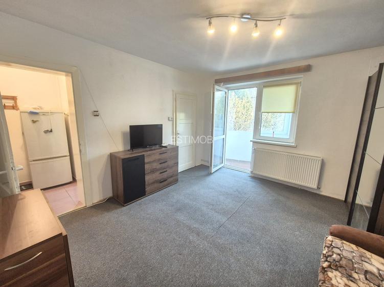 Inchiriere garsoniera cocheta mobilata si utilata zona Centrul Civic AFI Brasov - 4