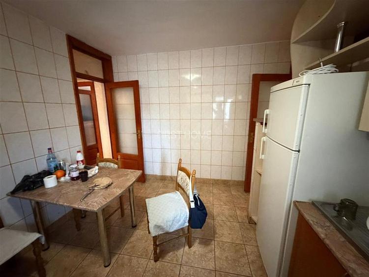 Apartament 4 camere, etaj 2 , Piata Moldovei , 87mp suprafata totala - 2